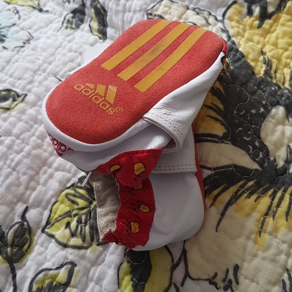 Adidas soft leather crib shoes - Picture 3 of 5